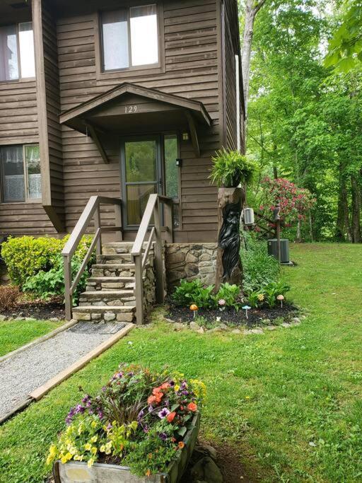 J.Creek Retreat, Creekside Townhouse +1 Car Garage Villa Maggie Valley Bagian luar foto