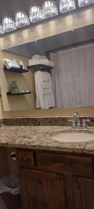 J.Creek Retreat, Creekside Townhouse +1 Car Garage Villa Maggie Valley Bagian luar foto
