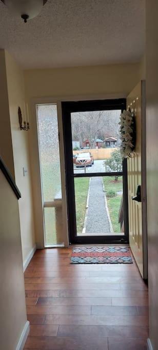 J.Creek Retreat, Creekside Townhouse +1 Car Garage Villa Maggie Valley Bagian luar foto