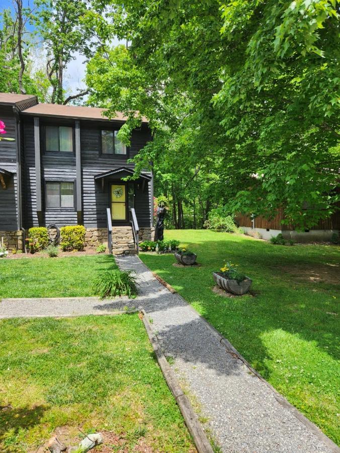 J.Creek Retreat, Creekside Townhouse +1 Car Garage Villa Maggie Valley Bagian luar foto