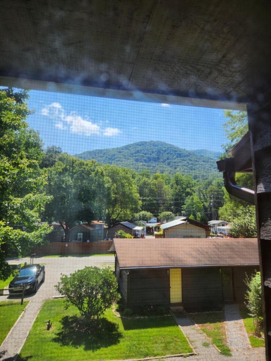 J.Creek Retreat, Creekside Townhouse +1 Car Garage Villa Maggie Valley Bagian luar foto